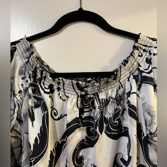 White House Black Market blouse size small - Picture 2 of 5